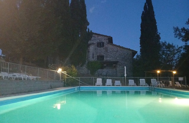 -2/3-seater garage with private garden, swimming pool, park and spa