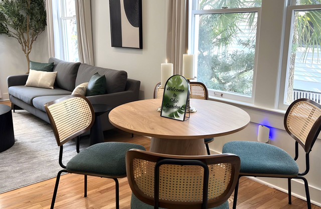 2 Bed, 1 Bath, Private deck, Hot tub