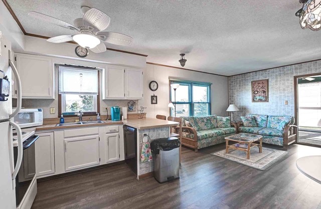 2 Bed/2 Bath Condo in Bethany Meadows Community, located 3 miles from Bethany Beach! Dog Friendly, Community Pool, WIFI and more!