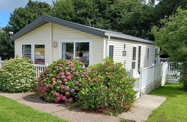 2-Bed Luxury Lodge at Bideford Bay within walking distance of Clovelly