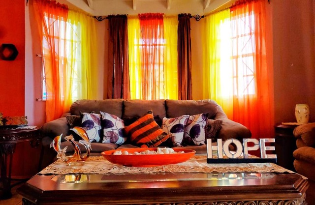 2 Bed-Sleeps 4-Gated community-5 Min Town Centre