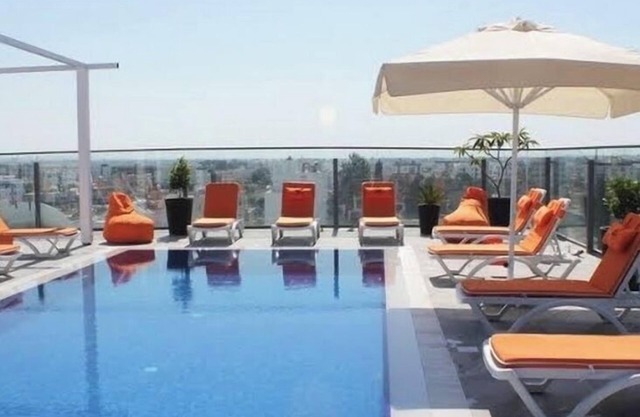 2 Bedr & 4 Beds & 1 Bathr & Fully Kitchen & All rooms AC & close all amenities