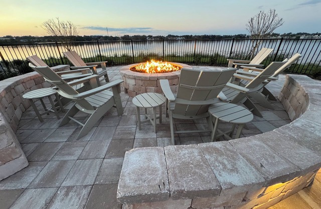 2-bedroom, 2-bath unit offers a family-friendly retreat just mins from LEGOLAND.