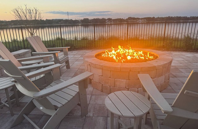 2-bedroom, 2-bath unit offers a family-friendly retreat just mins from LEGOLAND.