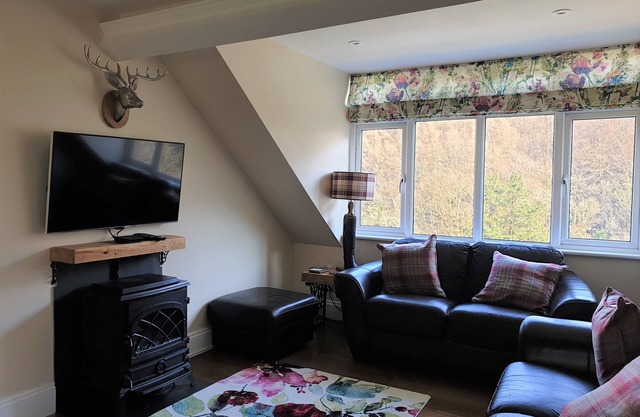 2 bedroom, 2 bathroom apartment with views, Lynton, Exmoor, Devon