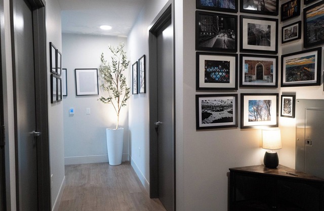 2-bedroom 2 bathroom condo full kitchen, laundry with WiFi, AC in Capital hill.