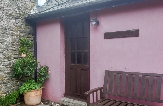 2 bedroom accommodation in Llantilio Pertholey, near Abergavenny