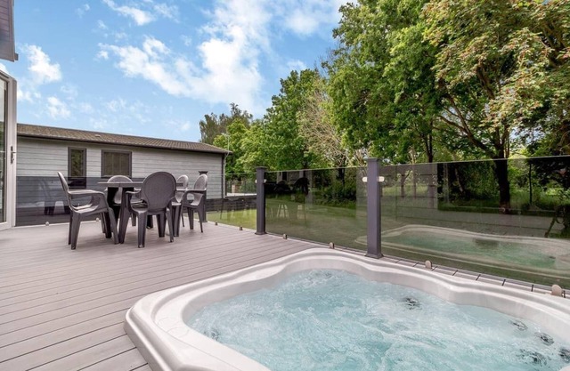 2 bedroom accommodation in Earls Colne, Colchester