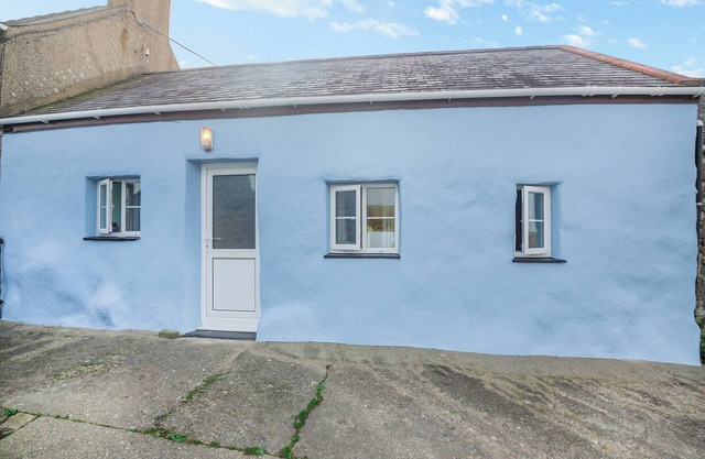 2 bedroom accommodation in Rhiw, near Aberdaron