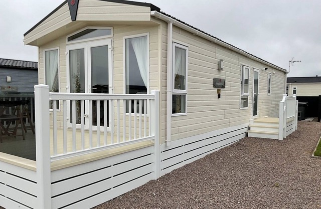 2 bedroom accommodation in Laurenkirk