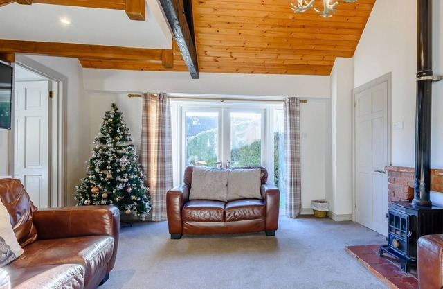 2 bedroom accommodation in Killerby, Cayton, near Scarborough