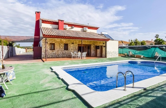 2 bedroom accommodation in La Carlota