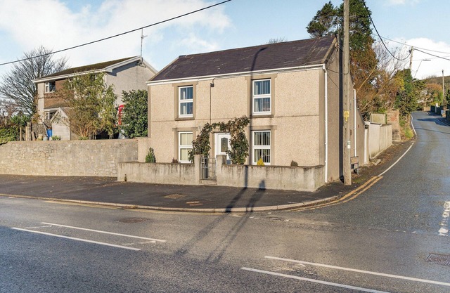 2 bedroom accommodation in Pembrey, near Burry Port