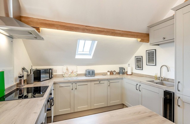 2 bedroom accommodation in Heathcote