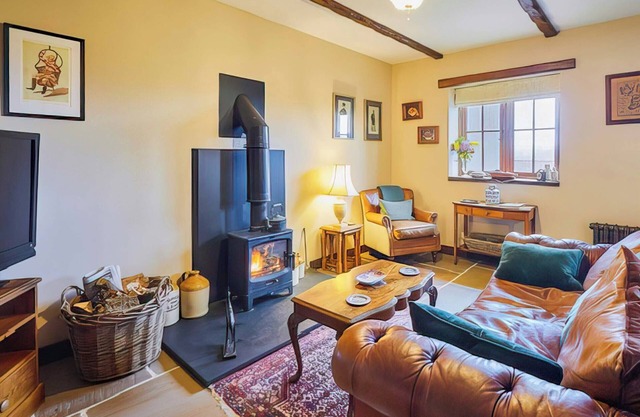 2 bedroom accommodation in Llangadog