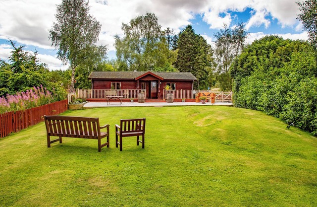 2 bedroom accommodation in Redfield