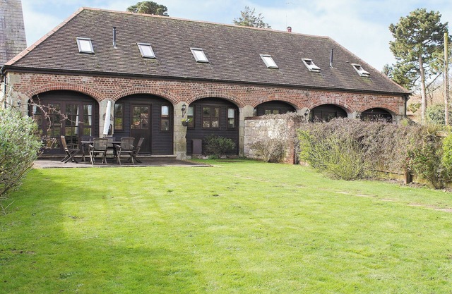 2 bedroom accommodation in Apse Wood, near Shanklin