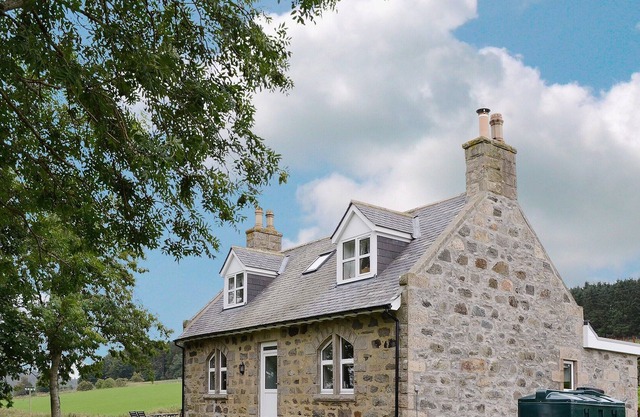 2 bedroom accommodation in Glenkindie, near Alford