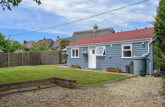 2 bedroom accommodation in Brighstone, near Freshwater