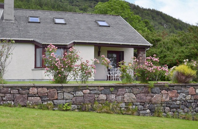 2 bedroom accommodation in Balmacara, By Kyle of Lochalsh, near Plockton