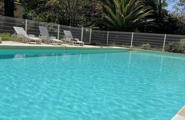 2 Bedroom Apartment in Alignan-du-Vent