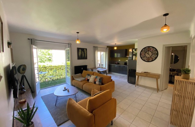 2 bedroom apartment Vals les bains with balcony 5 minutes from the thermal baths