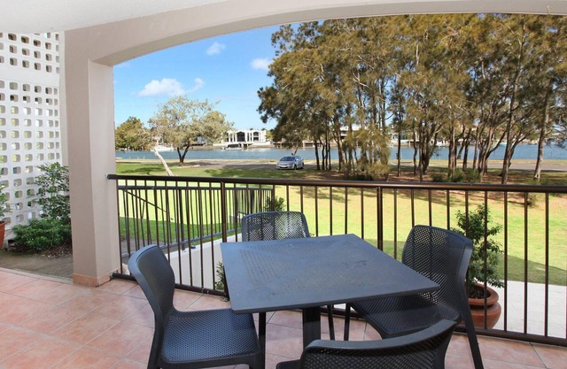 2 Bedroom Apartment with pool and reverse Air conditioning