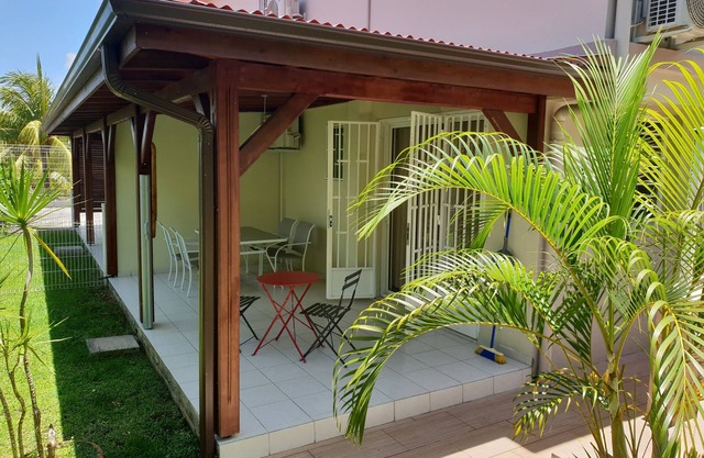 2 bedroom apartment fully air-conditioned luxury