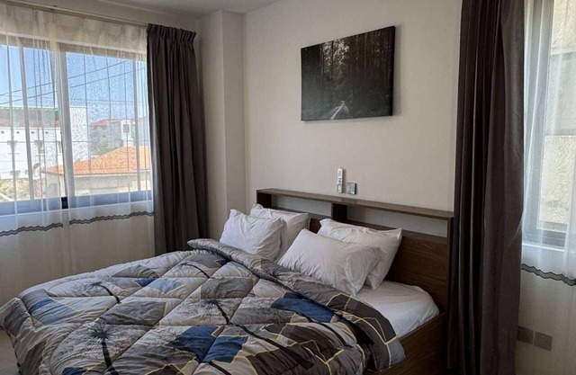 2-bedroom apartment in Accra with fitness room and Rooftop pool at Loxwood House