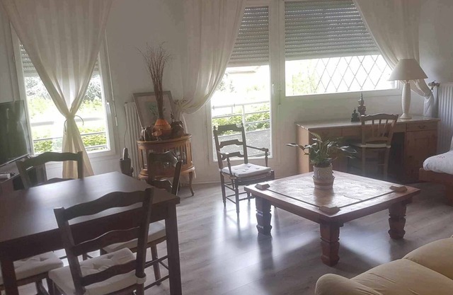 2 Bedroom Apartment in CrÃ©teil