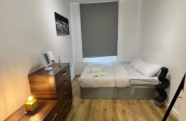 2-bedroom apartment in superb London with AC HW1A