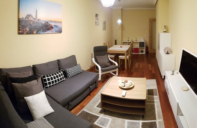 2 bedroom apartment with parking and WiFi. Next to the Hospital (HUCA).