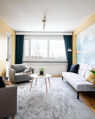 2 Bedroom apartment with free parking and airconditioning