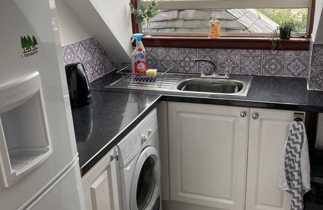 2 Bedroom Apartment, With Free Parking