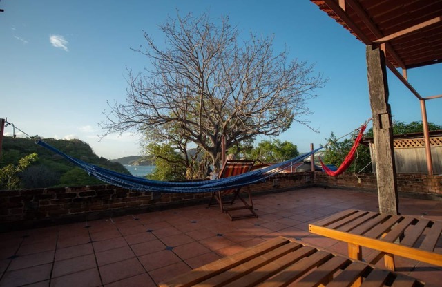 2 bedroom apt with roof terrace and huge wooden deck - 5 min from San Juan Bay.