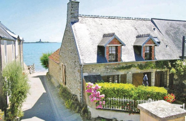 2 Bedroom Awesome Home In Morsalines