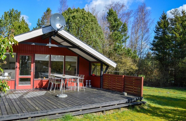 2 bedroom awesome home in Hals