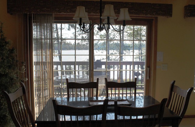 2 Bedroom condo great view of Duck Lake