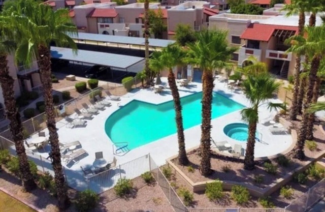 2-bedroom condo in charming Glendale with WiFi, AC, fitness room
