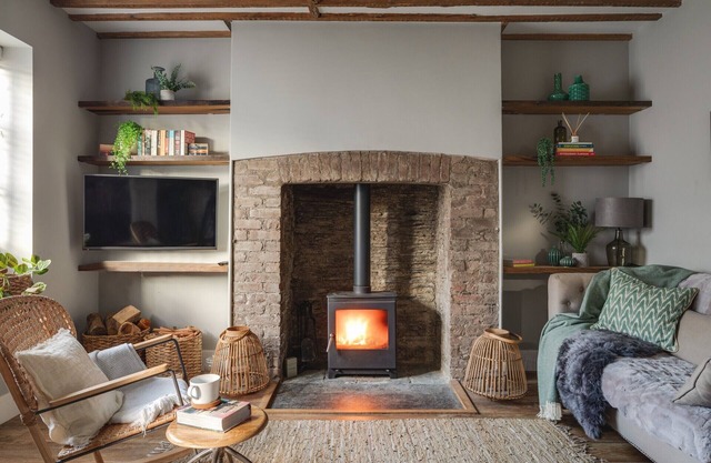 2 bedroom cottage in the heart of Mortehoe, Devon