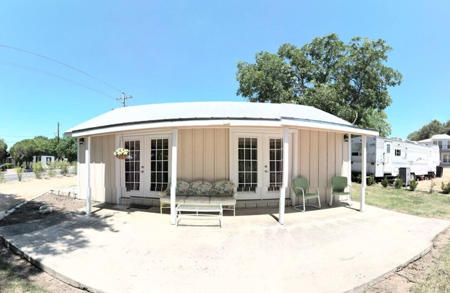 2-Bedroom Cottage Near Guadelupe River #8