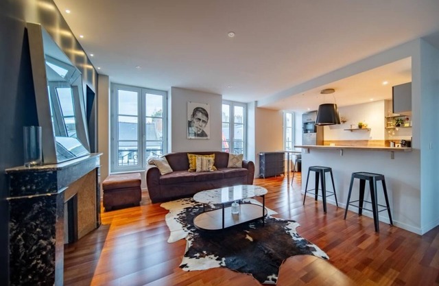 2-bedroom duplex apartment in the heart of the city