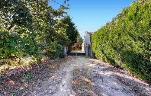 2 Bedroom Gorgeous Home In Mercuès