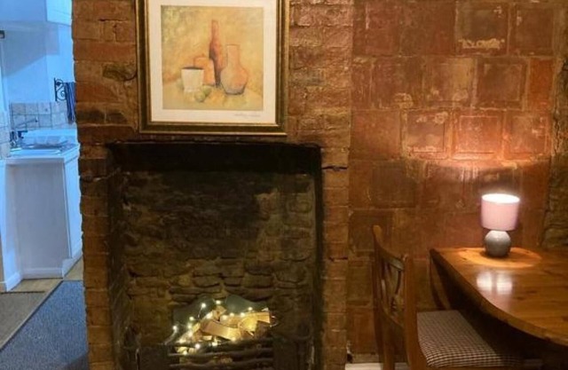 2 Bedroom Holcot Cottage