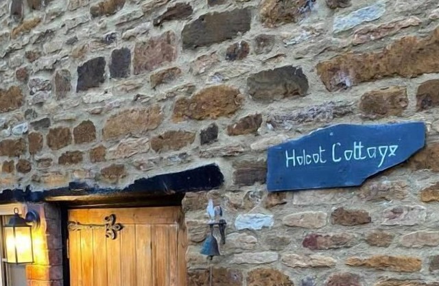 2 Bedroom Holcot Cottage