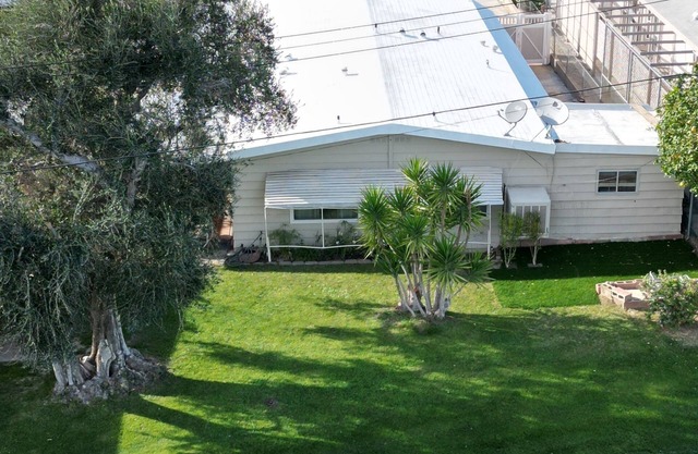 2 Bedroom Home on Golf Course.