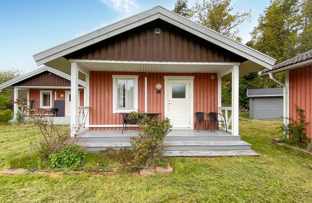 2 bedroom lovely home in Byxelkrok