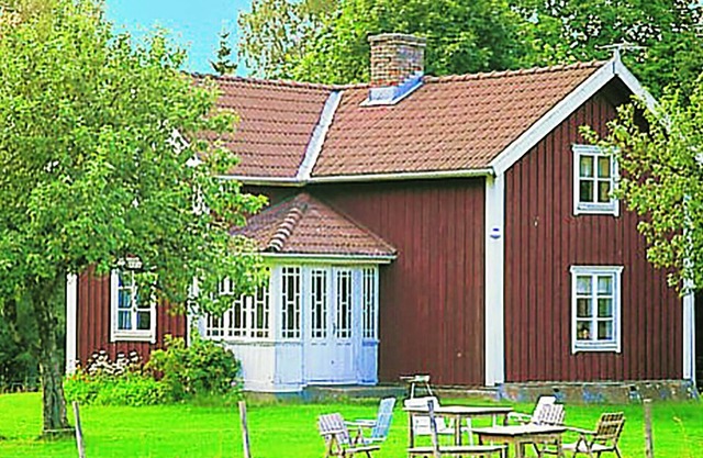 2 bedroom lovely home in Malmbäck