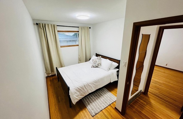 2 Bedroom Mainland heights near downtown