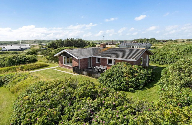 2 bedroom nice home in Hvide Sande